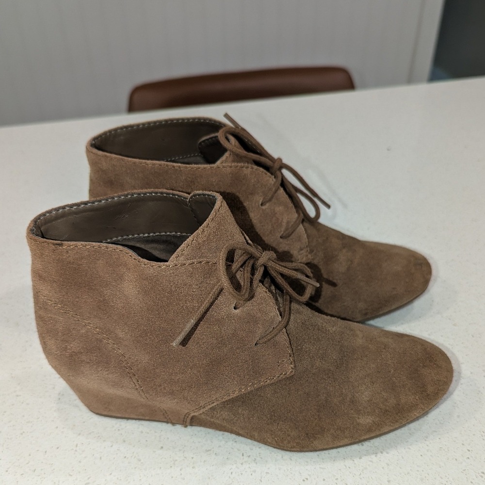 Nine West Joanis Ankle Boots Brown Suede Lace Up Wedge 7.5M Fall Booties‎ Wedge